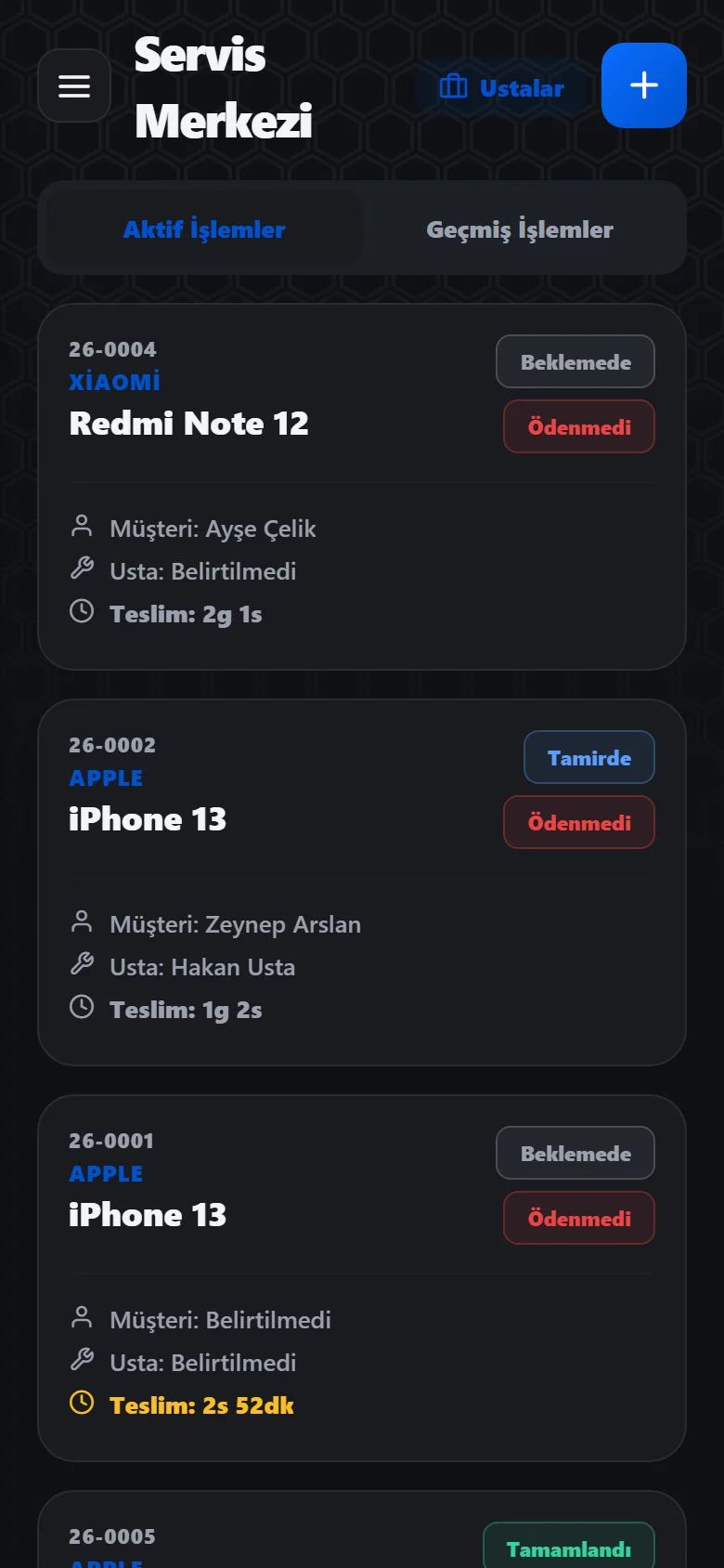 Cellexa servis ekranı telefonda: takip numarası, cihaz, müşteri, usta, durum, ödeme durumu ve teslim süresiyle servis kayıtları